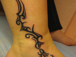 Художественная татуировка в стиле ТРАЙБЛ (trible)