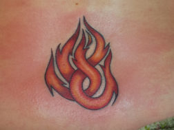 Художественная цветная татуировка