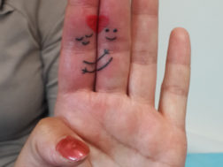 Татуировка на пальцах