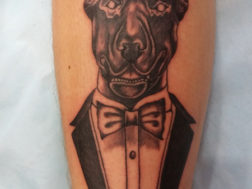 Татуировка - доберман на ноге (икра) в стиле Black&Grey