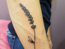 Цветная тату на руке