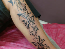 Тату на ноге Узор