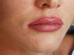 Перманентный макияж (татуаж) губ с растушевкой (фото 17)