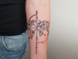 Тату Компас на руке