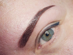Татуаж бровей, сразу после процедуры