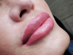 Перманентный макияж губ, сразу после процедуры
